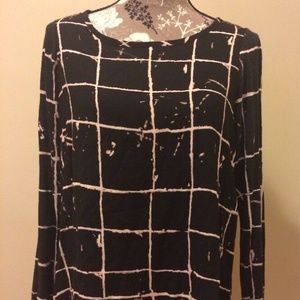 Ladies Top SZ PM One World Blouse